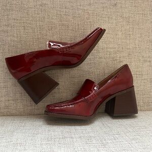 NWOT Vince Camuto leather Heeled loafers size 10